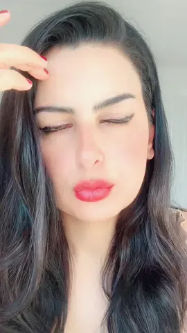A post by @rayna.angelova on TikTok caption: #Gunaydın TikTok😘
