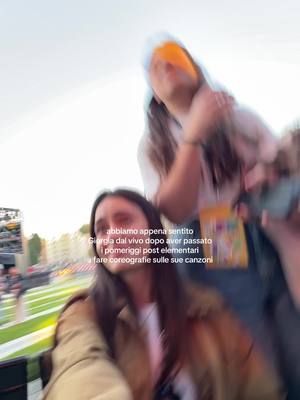 A post by @camonkei on TikTok caption: assurdo @Giorgia Todrani 🥹🤍 . #primomaggioroma #1m2025 @Primo Maggio Roma 