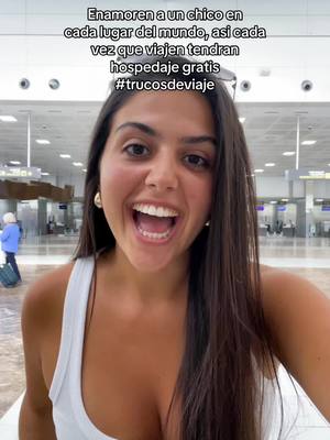 A post by @carlafragosso on TikTok caption: #humor 😂 @🧸🖤 #trucosdeviaje #viajes #aeropuerto #traveltrend #travel #tenerifeairport #tenerife 