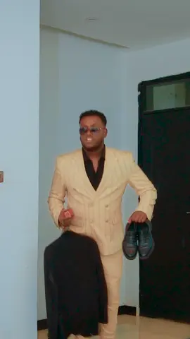 A post by @rachetesfaye on TikTok caption: ሻንቆ ለቅዳሜው surprise ተዘጋጀህ 🫣 Yanet ጋር እኔዳለን 🤥 @Nahom_fonti🦁 