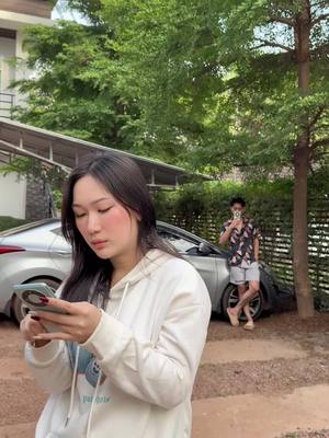 A post by @alisa_ksdj on TikTok caption: #ອາລິສາເດີ້❤️🤗 #ລີວິວໂທລະສັບ #OHNOR #HONORLaos #HONORX9cSmart5G #ແຂງແກຣ່ງທົນທານທ້າທາຍທຸກສະຖານະການ 