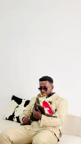 A post by @nahom_fonti on TikTok caption: ላግባ እንዴ🤭 #CapCut #ethiopian_tik_tok #xyzcba #habeshatiktok #4upage #for #foryoupage❤️❤️ #nahom_fonti #tiktokviral 