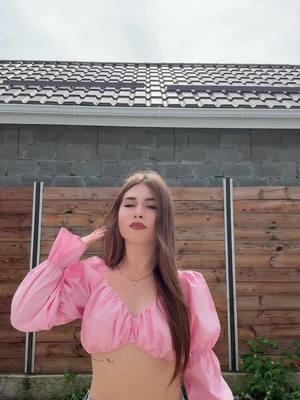 A post by @victoria_vcv7 on TikTok caption: #rek #fup #on 🤍