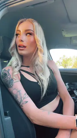 A post by @_xbonnyx_ on TikTok caption: 😎🌞 #fyppp #fürdich #füreuch #fürdichseiteviral #Summer #inkdrawing #sunnyleone 