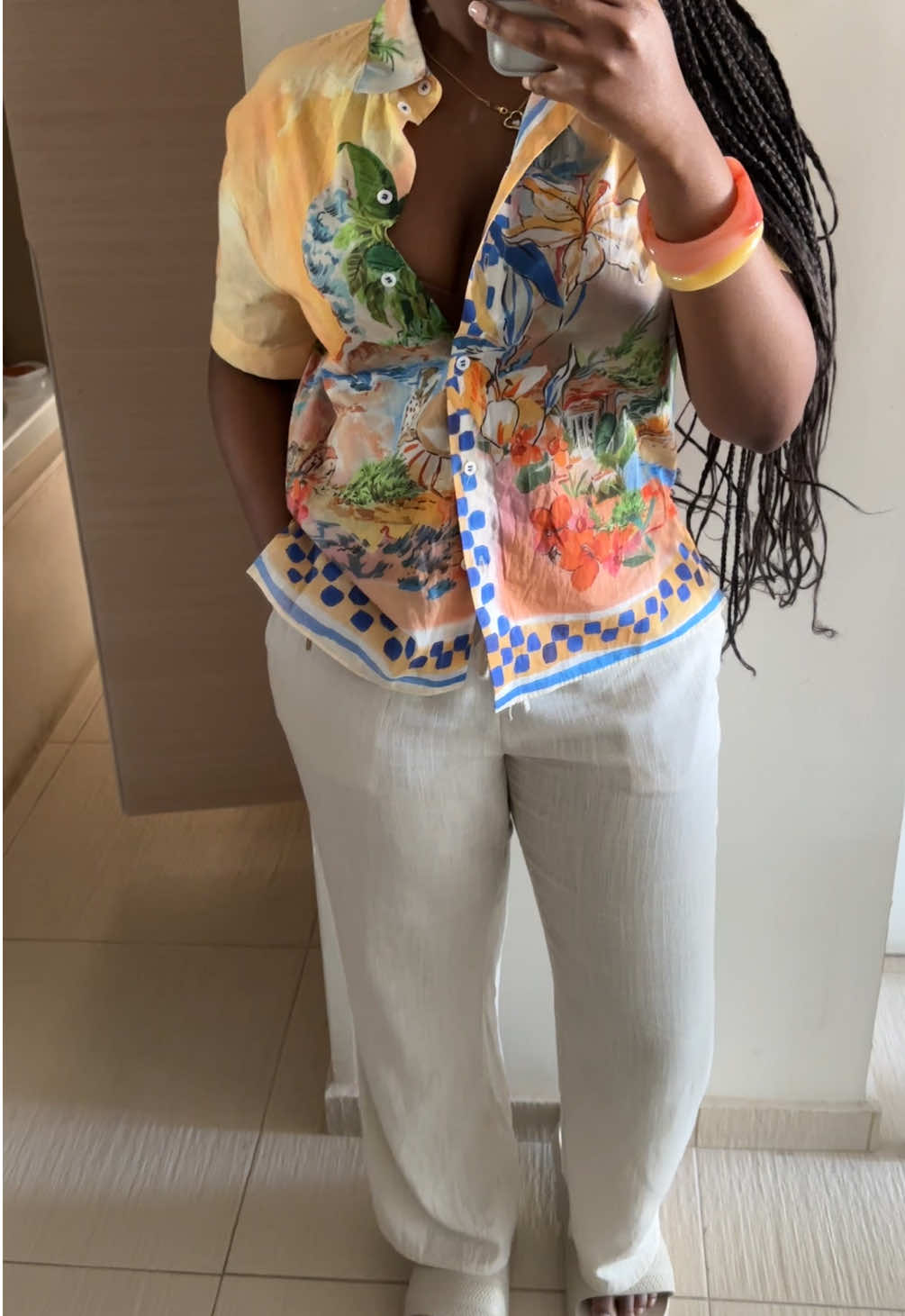 A post by @stephaniethemuse on TikTok caption: What I wore in Greece🇬🇷 #OOTD #summeroutfitinspo #holidayoutfits #vacationoutfits #whatiworeonvacation #blackgirloutfits 