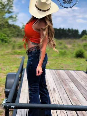 A post by @texas_willow_fans on TikTok caption: Sunshine and Curls #fyp #country #foryou #countrygirl #sunshine 