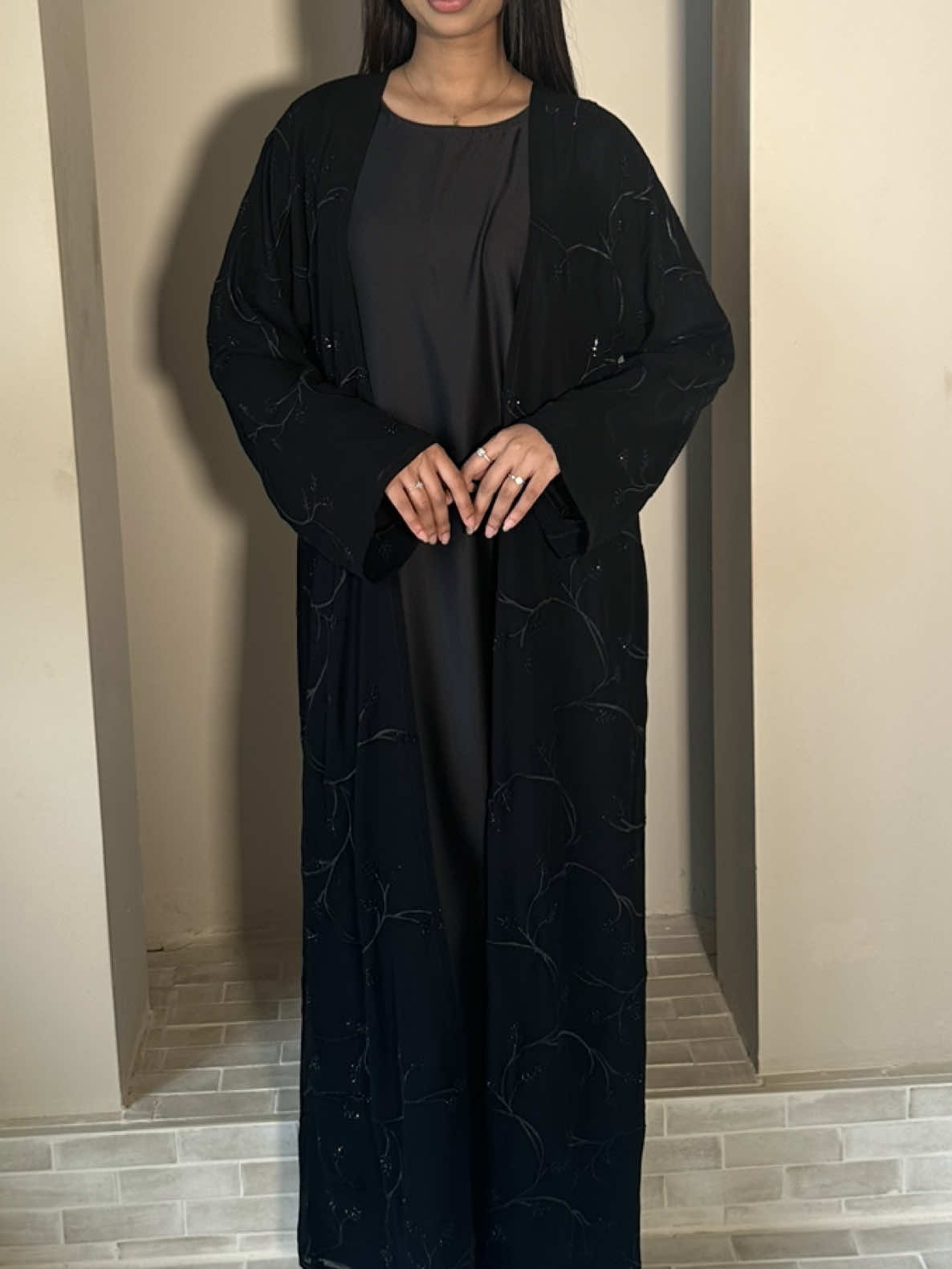 A post by @siaabayas on TikTok caption: BLACK ABAYA FOR THE WIN !! #fyp #fypシ゚ #fashion #ootdinspo #