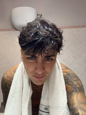 A post by @paky__ on TikTok caption: Fidanzata ?