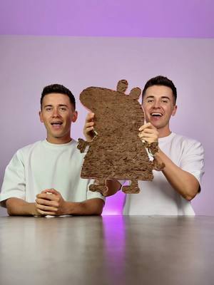 A post by @twinsstylee on TikTok caption: Odpowiadanie użytkownikowi @𝑱𝒂𝒎𝒆𝒔 🎮𝒀𝒐𝒆𝒍🦖 PART 2 🩷🐷 We made our own DUBAI CHOCOLATE but in PEPPA PIG POP-IT 🍫🩷🐷🐽 Rezultat na końcu 🍫🐽🩷🐷
