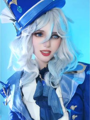 A post by @mahouberry on TikTok caption: this again but this time my hat stays on (kinda) #GenshinImpact #furina #furinacosplay 