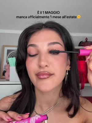 A post by @elenahazinah on TikTok caption: La percepite la mia felicità 🥹🌞
