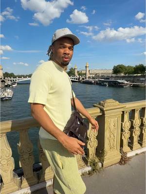A post by @amk75officiel on TikTok caption: Paris sous soleil plein indétronable vrai ou faux ?? ☀️☀️🗼🗼 #pourtoi #fyp #NewMusic #paris #sun