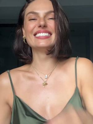 A post by @isisvalverde on TikTok caption: AMO! E vc? Também é assim? Kkkk