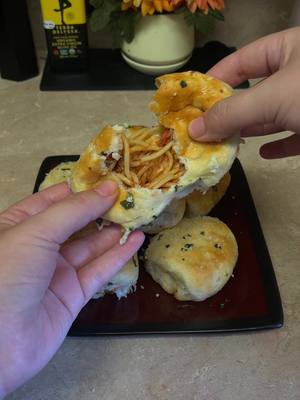 A post by @vanessacooks_ on TikTok caption: Spaghetti bombs #spaghetti #recipe #fyp 