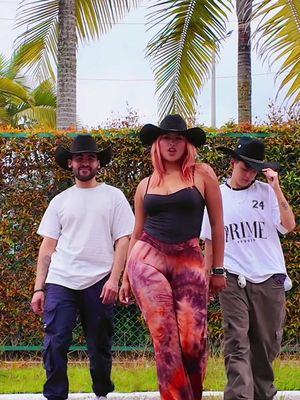 A post by @deiryvargas on TikTok caption: El comentario con 0 Likes los sigo!! 🔥😈 #deiryvargas @🎭Nestor clemente🎭 @T Y L E R 