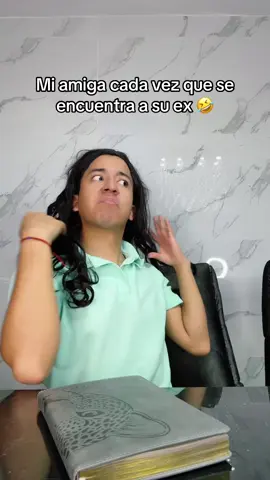 A post by @angelmonnroy on TikTok caption: No más no sueltan 🤣 #comedia #exnovio 