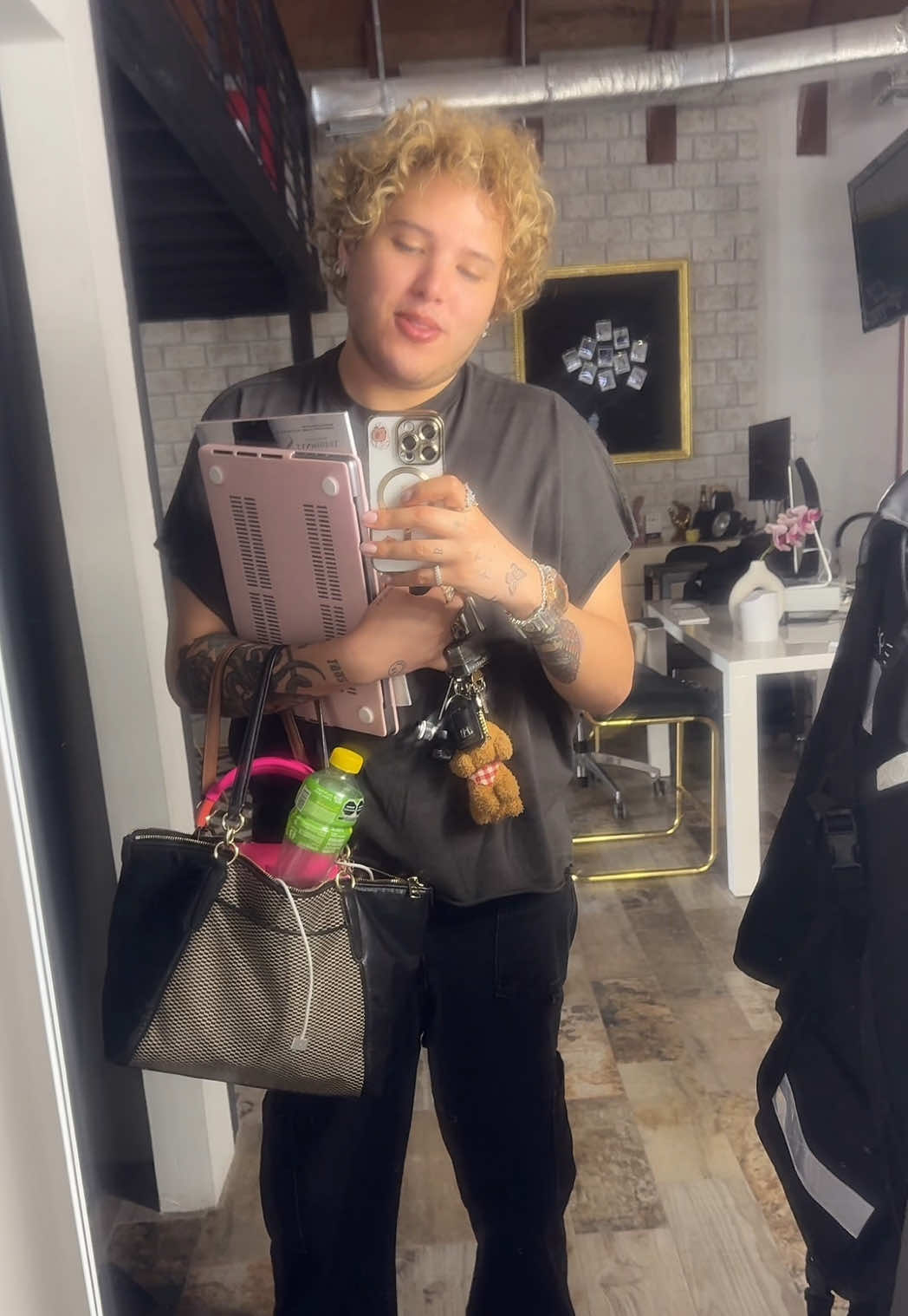 A post by @robdawe on TikTok caption: ¿Qué team eres?
