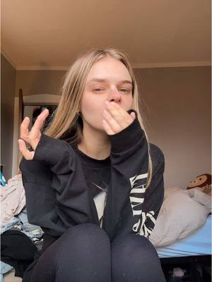 A post by @heyitsmaryalice on TikTok caption: chronically online behavior i can’t #chronicallyonline #brainrot #clockit #unpopularopinion #hottake 