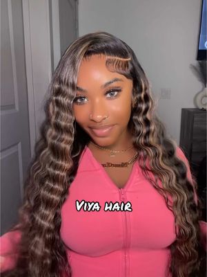 A post by @naaecash3 on TikTok caption: hair: @Viya Hair 🎀 🔗in bye-oh #viyahair #wiginstall 