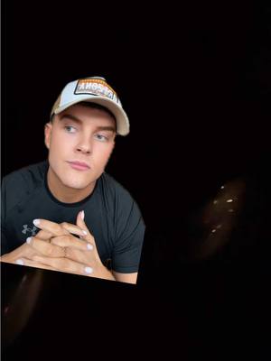 A post by @twenty4tim on TikTok caption: Und das ist kein Einzelfall. Daher habe ich meinen Mut zusammengenommen & endlich darüber gesprochen 🥺 #statement #twenty4tim 