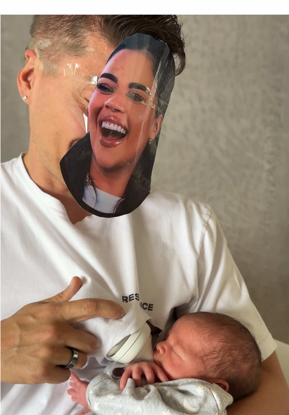 A post by @ignaciobaladan11 on TikTok caption: Cuando es 1 de mayo y no quieres que trabaje tu esposa  @Lucca Baladan Segura👶🏻  @LA_SEGURA 