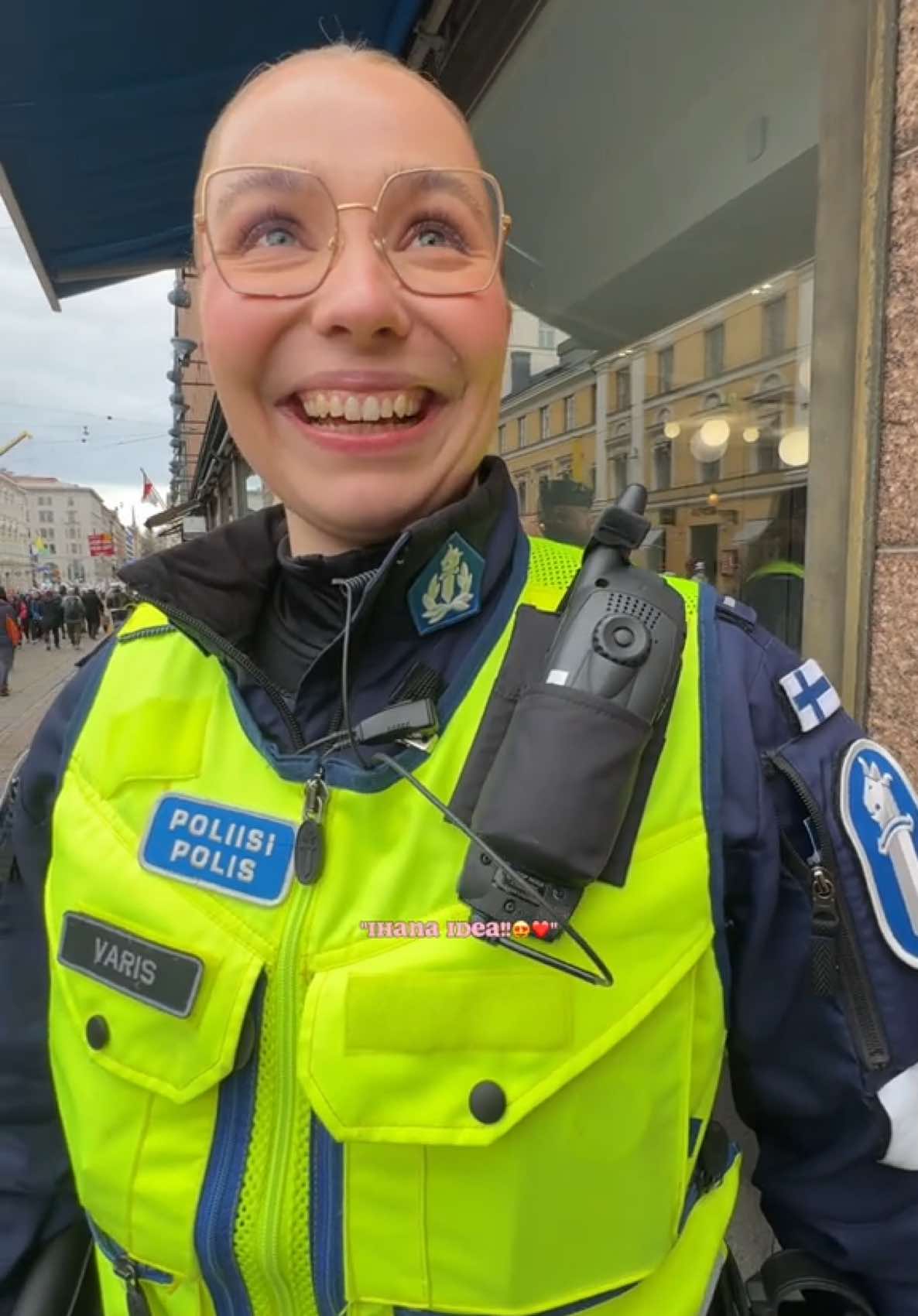 A post by @itsjabulani on TikTok caption: vaikeuksien kautta voittoon. Symppis poliisi. NAUTTIKAA.❤️ @Poliisiella 
