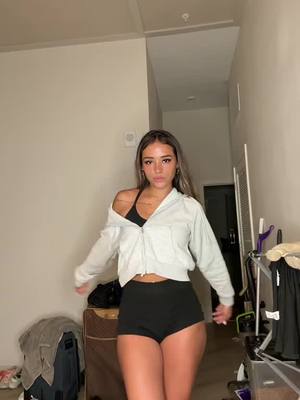 A post by @ximenaaasaenzzz on TikTok caption: #onthisday #fypシ 