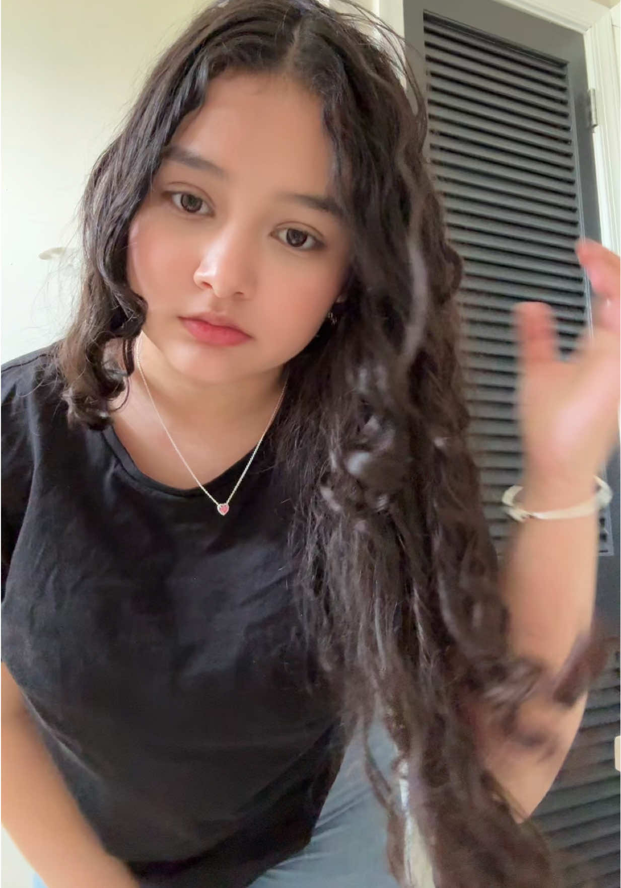 A post by @stefrp2 on TikTok caption: hey voo #fyp #parati 