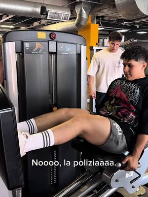 A post by @axelmguerra on TikTok caption: La poliziiia casando skinny bit  #gymtok #fitness #fyp #gym #fitnessmotivation #aesthetic 