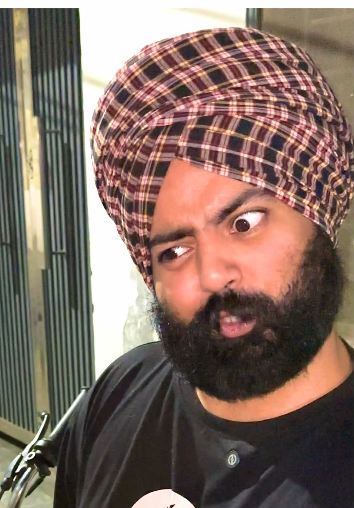 A post by @jbjhanceboyz on TikTok caption: Sharabi bande naal matha laun da nuksaan😂 #jbjhanceboyz #comedy #funny #tiktokindia #canada #featureme #jbjhanceboyzvines #love #smile #viral #emotional 