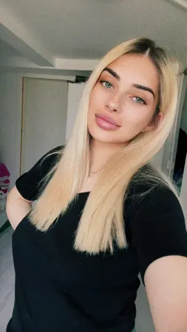 A post by @lrn032 on TikTok caption: #CapCut #foru #fyp #denmark #lorena #haipeforyou #viralaccount #night 