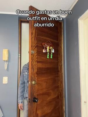 A post by @victor_farfan__ on TikTok caption: Ay Vvs ya perdí un outfit 😭