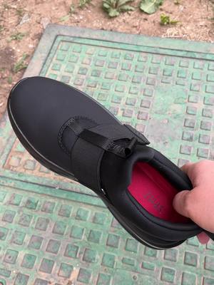 A post by @berdievgabinii on TikTok caption: #tiktokshop #springtok #shoes #safetyshoes #womenshoes #menshoes 