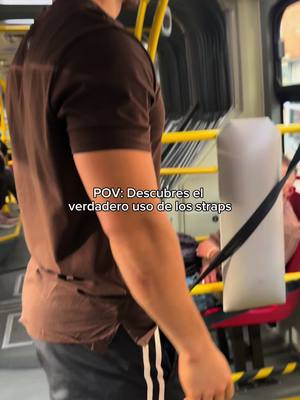 A post by @maurobelloo on TikTok caption: Cuando descubres el verdadero uso de los straps 🤣 #gymrats #gymmeme #gymhumor #gymrisa #straps #fitness #fit 