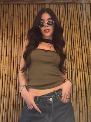 A post by @keniaos on TikTok caption: hola