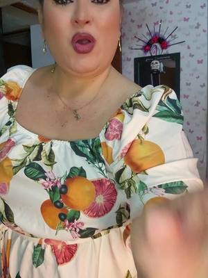 A post by @kristenhillofficial on TikTok caption: el mundo es de los dos para poder vivir y compartir los amo seguidores#gordita #amorpropio♡ 