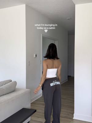 A post by @alyssiaaleavell on TikTok caption: comfy cozy always with @White Fox Boutique code ALYSSIATT saves xoxoxo | #whitefoxboutique #ad #ootd #whatiwore #fitcheck #loungewear #tubetop #bobinspo #summerootd 