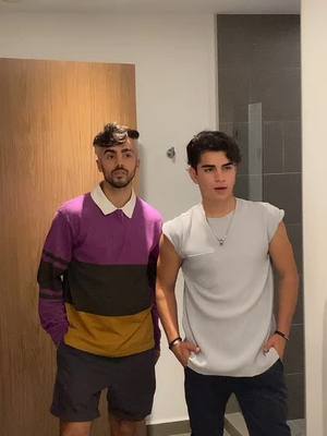 A post by @aaronmercury on TikTok caption: Quien se acuerda de esto? 😳jajaja #aaronmercury #fedevigevani #Recuerdos 