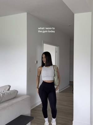 A post by @alyssiaaleavell on TikTok caption: gym fittyyy 🫶🏽| #ootd #whatiwore #gymfit #grwm #gdwm #gymoutfit #gymoutfitideas #athleisure 