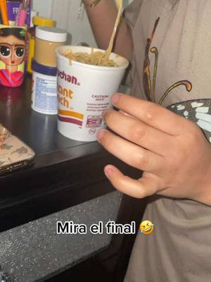 A post by @lasgemelasreyess on TikTok caption: Es el más caro 🤣 #parati #twinsss #funnyvideos #risa #🤣🤣🤣 #contenido #fypシ゚viral #twinsss #sisters #paratiiiiiiiiiiiiii #fypシ #videos #viraltiktok #lasgemelasreyes #fypage #sisterlove❤️ #viralvideo #fyppppppppppppppppppppppp #🤣🤣🤣 #funnyvideos #jajaja #risa 