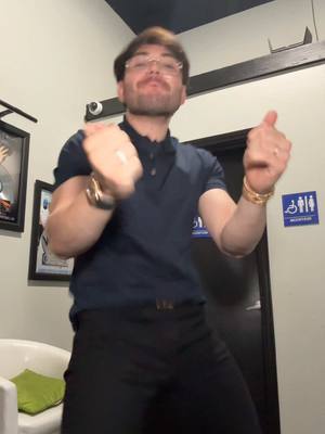 A post by @titodoublep on TikTok caption: QUE PASA 🚔🚔🚔🖤🖤🖤🖤