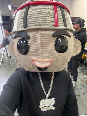 A post by @orlenaodette on TikTok caption: gastar es facil cuando eres #labishoda @El Chuyin 
