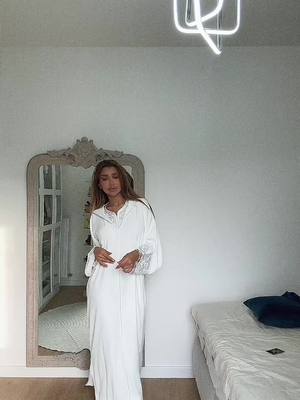 A post by @roufia_world_officiel on TikTok caption: Là djellaba vient de chez @Lune de caftan 