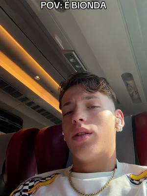 A post by @domenicoespositooo_ on TikTok caption: Sono in cerca di una bionda… o probabilmente l’ho già trovata