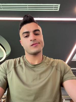 A post by @ozooo19 on TikTok caption: الفيديو ظهرلك الساعه كام بظبط🔥 #عمر_نصر_وحشني_كلامه 