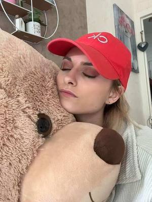 A post by @bandanarouge_ on TikTok caption: 🟥PP en bio, sinon venez en dm, je vous explique 🟥