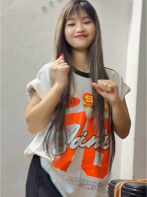 A post by @yoonmimitheint7 on TikTok caption: ခေတ်စားနေလို့😁🥰