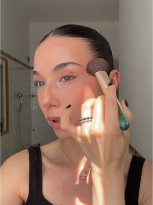 A post by @giorgiaradaellii on TikTok caption: chiacchiere in questo venerdì che sa un po’ di sabato un po’ di domenica