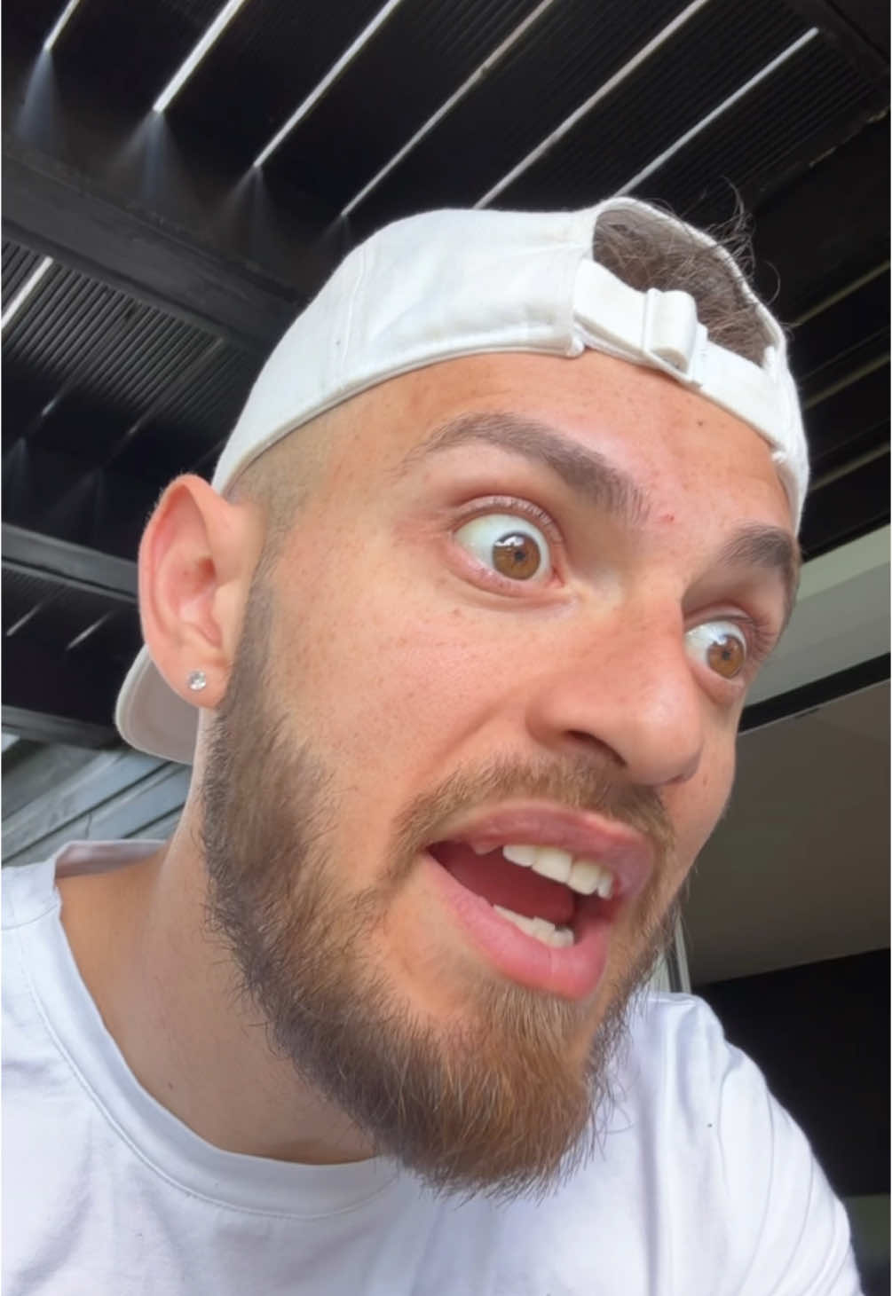 A post by @samuelbartz on TikTok caption: Spaß beiseite: Wer kann, sollte Blut spenden gehen. Du wärst genauso dankbar, wenn du es selber bräuchtest. #blutspenden #explorepage #explore 