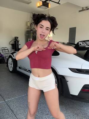 A post by @jamelizsmth on TikTok caption: New color 